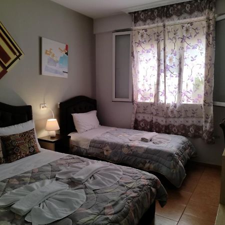 Guest House De Rada Tirana Buitenkant foto