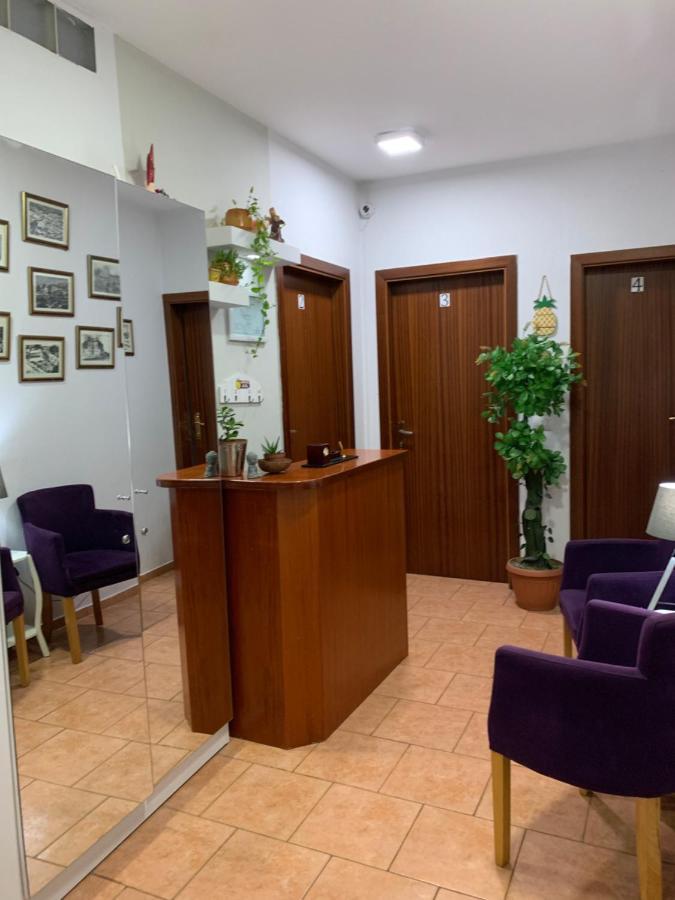 Guest House De Rada Tirana Buitenkant foto