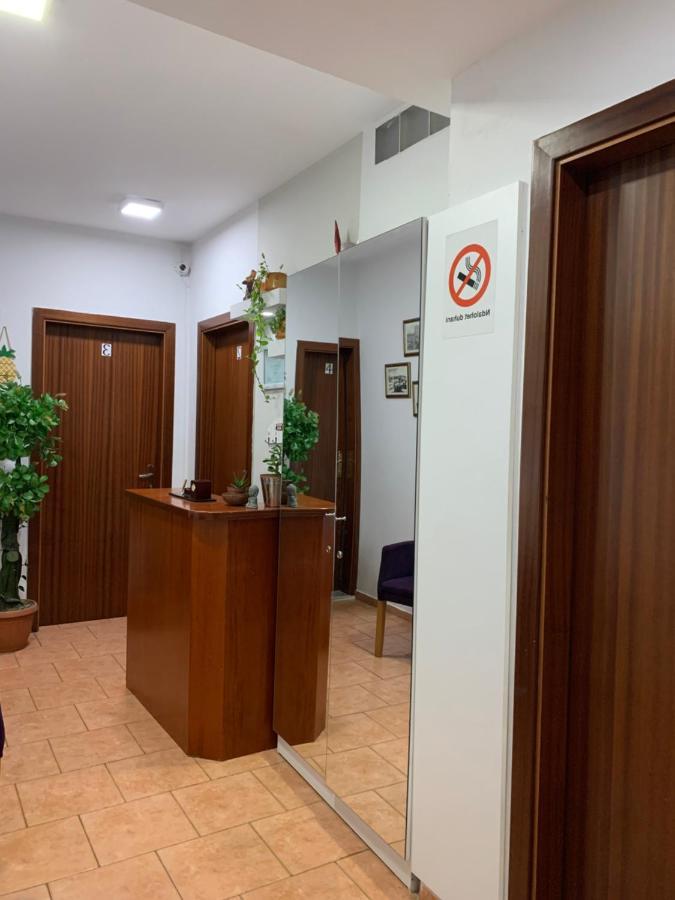 Guest House De Rada Tirana Buitenkant foto