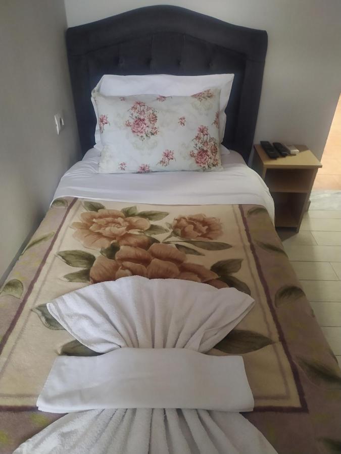 Guest House De Rada Tirana Buitenkant foto