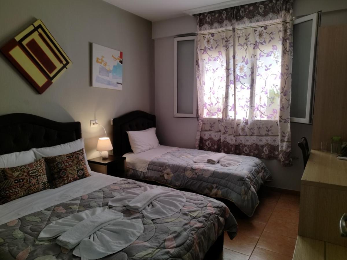 Guest House De Rada Tirana Buitenkant foto