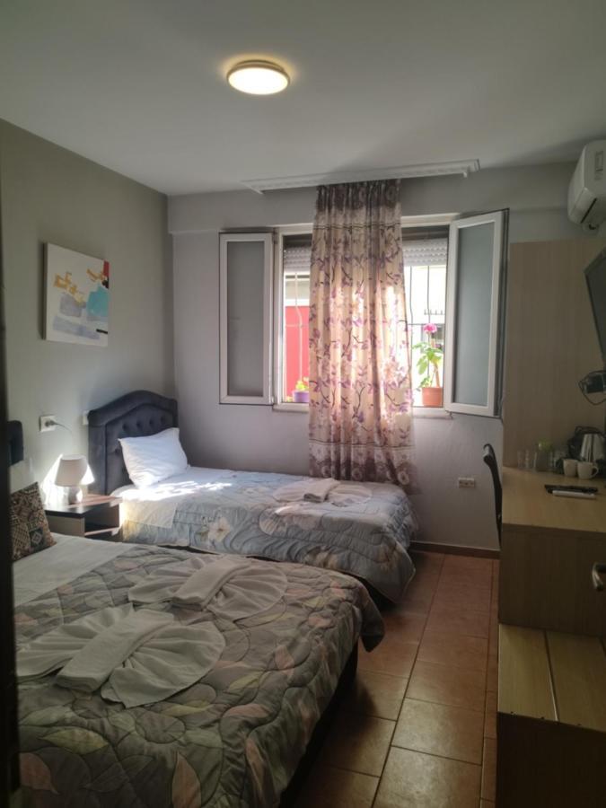 Guest House De Rada Tirana Buitenkant foto